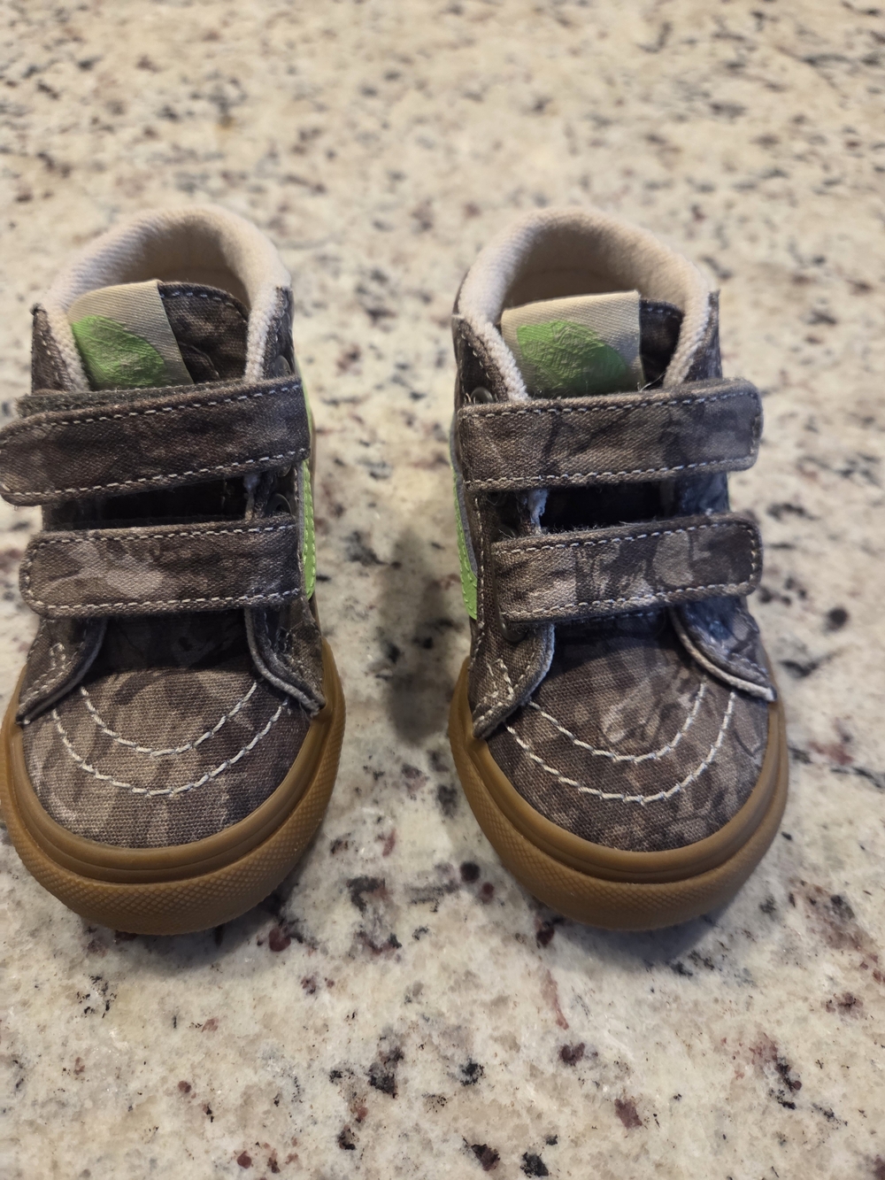 Vans Toddler Real Tree Camo Canvas Sk8-hi Sneakers and Green Accent